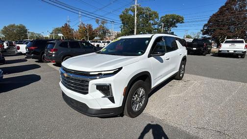 2025 Chevrolet Traverse LT