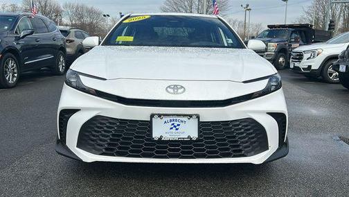 Ice Cap 2025 Toyota Camry SE