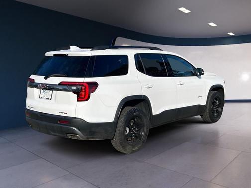 2023 GMC Acadia AWD AT4
