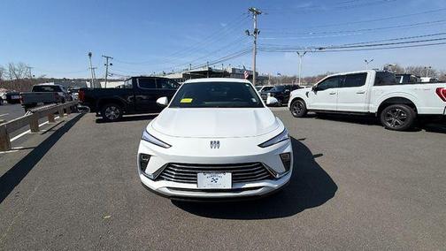 Summit White 2026 Buick Envista Preferred FWD
