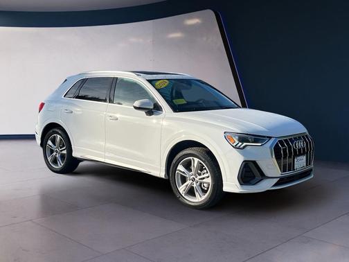 2024 Audi Q3 Premium 45 TFSI S line quattro Tiptronic