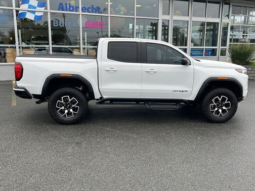 2023 GMC Canyon AT4X