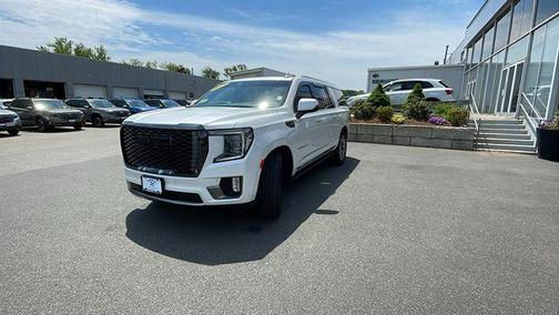 White Frost Tricoat 2023 GMC Yukon XL Denali Ultimate