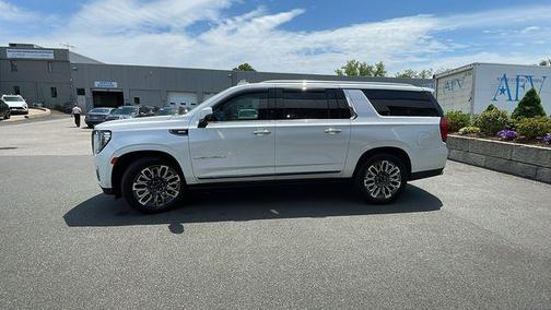 White Frost Tricoat 2023 GMC Yukon XL Denali Ultimate