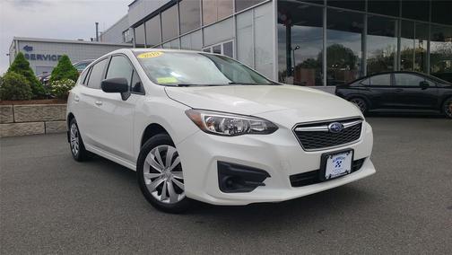 Crystal White Pearl 2019 Subaru Impreza 2.0i