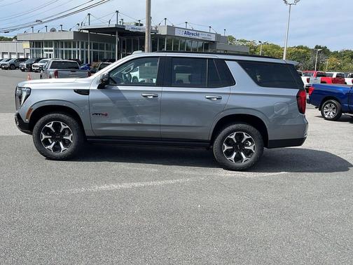 2025 GMC Yukon 4WD AT4