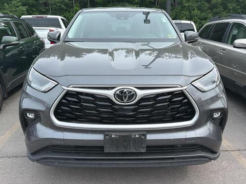 Magnetic Gray Metallic 2023 Toyota Highlander LE