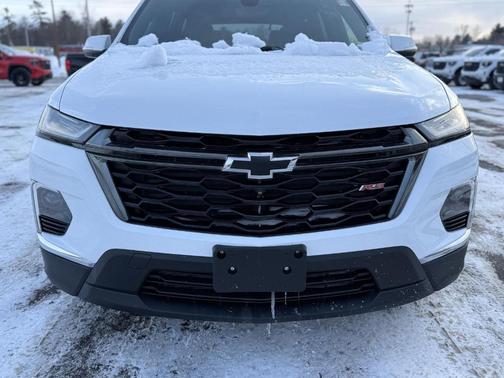Summit White 2022 Chevrolet Traverse RS