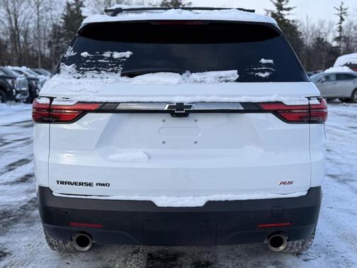 Summit White 2022 Chevrolet Traverse RS