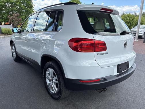 Pure White 2017 Volkswagen Tiguan 2.0T S