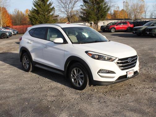 2017 Hyundai TUCSON SE