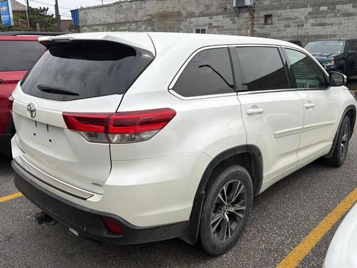 Blizzard Pearl 2018 Toyota Highlander LE