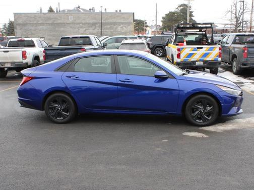 2022 Hyundai ELANTRA HEV Blue