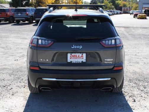 2022 Jeep Cherokee Latitude Lux