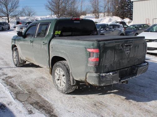 2022 Nissan Frontier SV