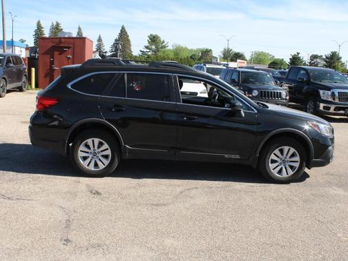 Crystal Black Silica 2018 Subaru Outback 2.5i Premium