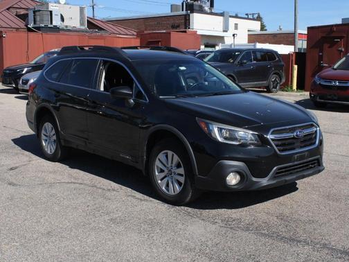Crystal Black Silica 2018 Subaru Outback 2.5i Premium