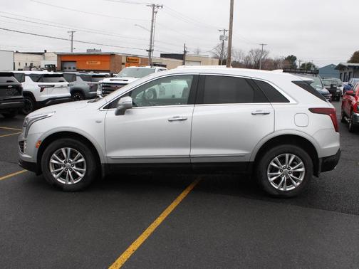 Radiant Silver Metallic 2020 Cadillac XT5 Luxury