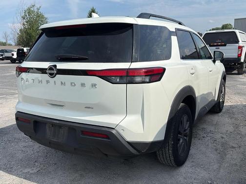 Glacier White 2025 Nissan Pathfinder SV