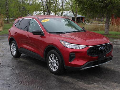 Rapid Red Metallic Tinted Clearcoat 2023 Ford Escape Active