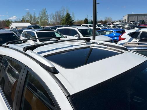 Super White 2016 Toyota RAV4 SE