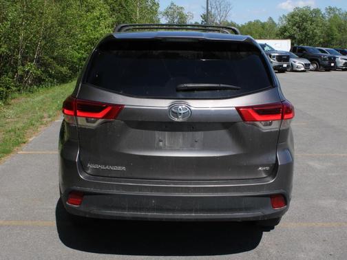Predawn Gray Mica 2019 Toyota Highlander LE