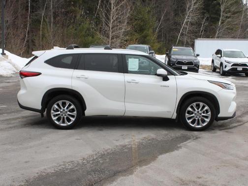 Blizzard Pearl 2021 Toyota Highlander Hybrid Limited