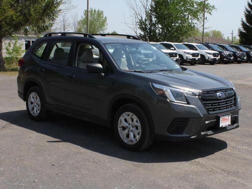 Magnetite Gray Metallic 2023 Subaru Forester