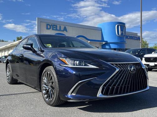Matador Red Mica 2025 Lexus ES 300h Luxury