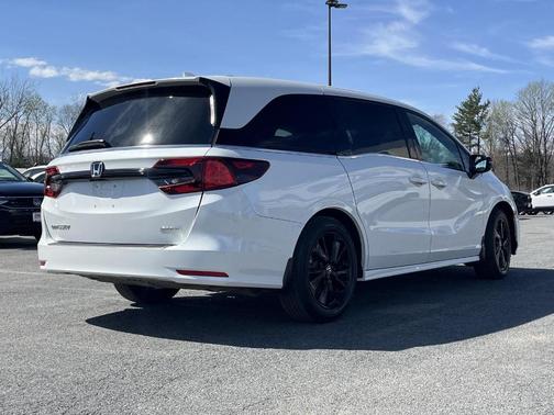 Platinum White Pearl 2023 Honda Odyssey Sport