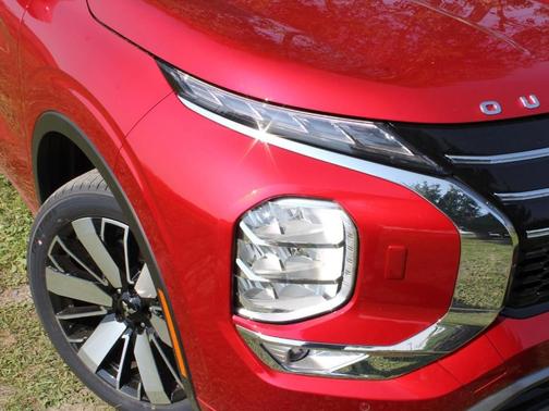 2025 Mitsubishi Outlander SEL