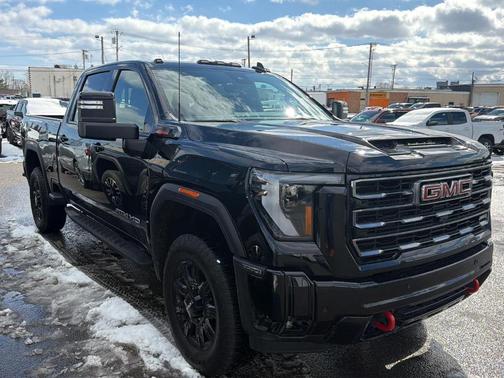Onyx Black 2025 GMC Sierra 2500 AT4