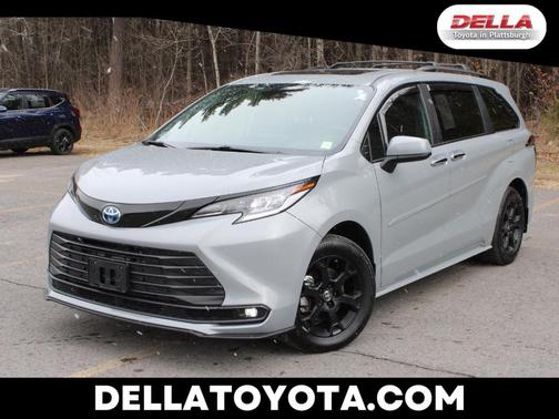 2025 Toyota Sienna Woodland Edition