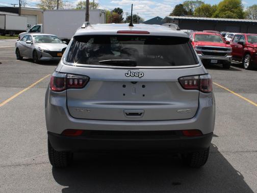 Billet Silver Metallic Clearcoat 2019 Jeep Compass Latitude