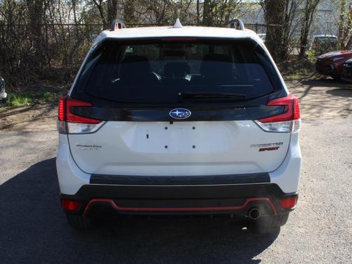 Crystal White Pearl 2023 Subaru Forester 2.5i Sport
