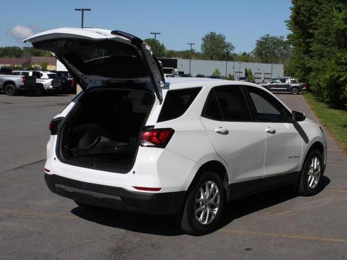 Summit White 2024 Chevrolet Equinox LT