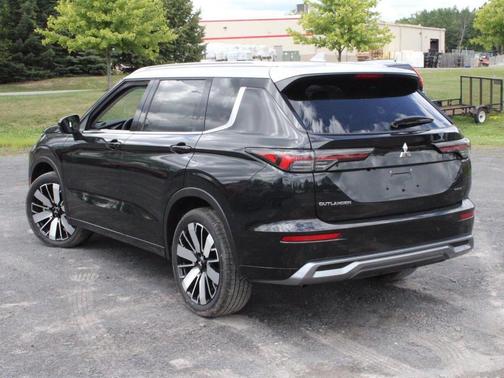 2025 Mitsubishi Outlander Platinum Edition