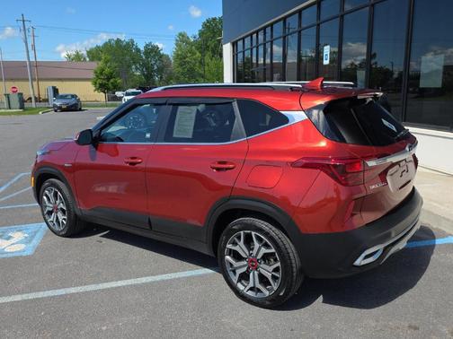 Mars Orange 2021 Kia Seltos S