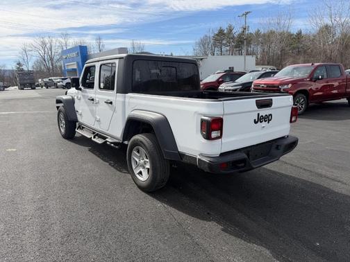 2023 Jeep Gladiator Sport