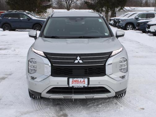 2024 Mitsubishi Outlander SE Black Edition