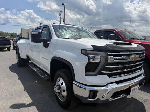 Summit White 2024 Chevrolet Silverado 3500 LTZ