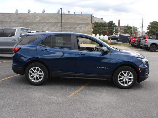 Blue Glow Metallic 2023 Chevrolet Equinox LS