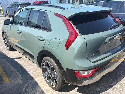 Green 2025 Kia Niro EX Touring