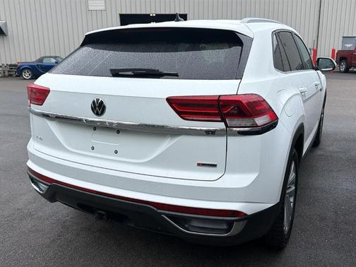Pure White 2020 Volkswagen Atlas Cross Sport 3.6L V6 SE w/Technology