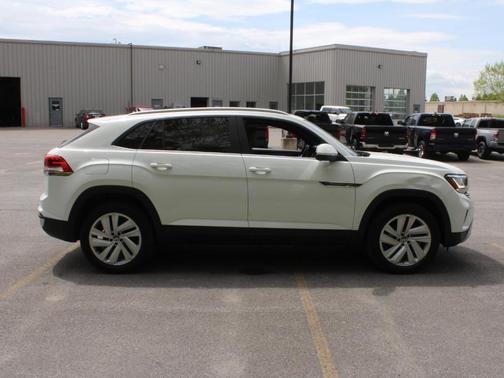 Pure White 2020 Volkswagen Atlas Cross Sport 3.6L V6 SE w/Technology