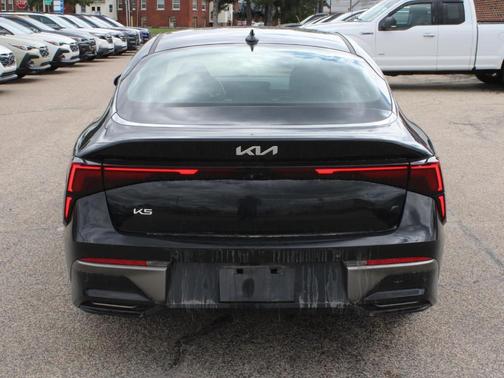 Aurora Black Pearl 2025 Kia K5 LXS