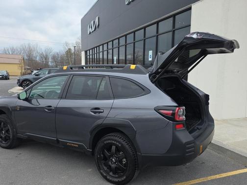 Magnetite Gray Metallic 2025 Subaru Outback Wilderness