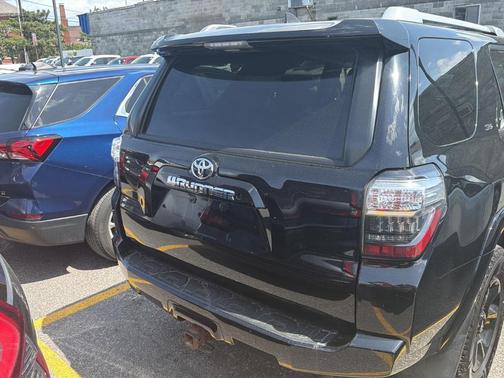Midnight Black Metallic 2017 Toyota 4Runner SR5