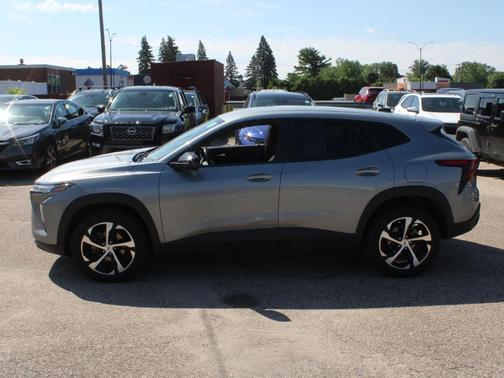 Sterling Gray Metallic 2024 Chevrolet Trax 1RS