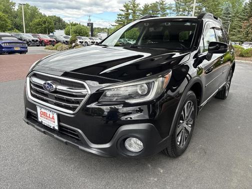 Crystal Black Silica 2019 Subaru Outback 3.6R Limited